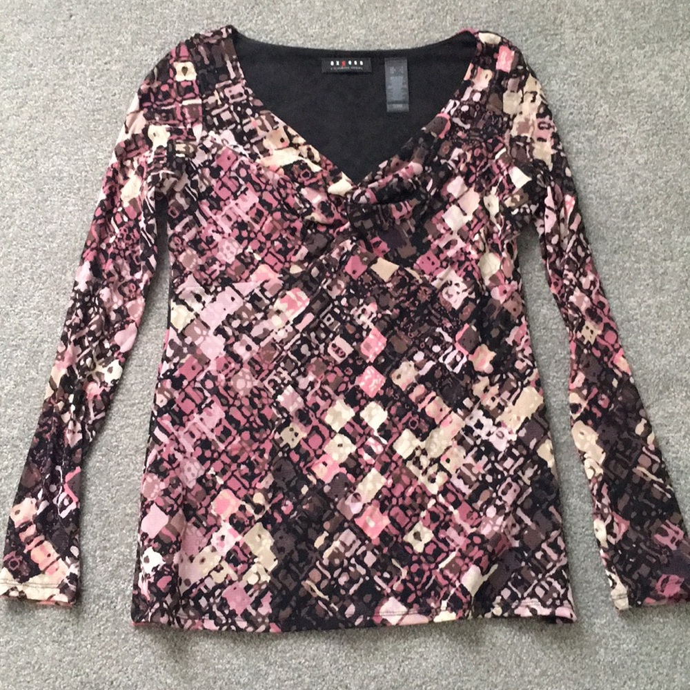 Access Knot Front Detail Top